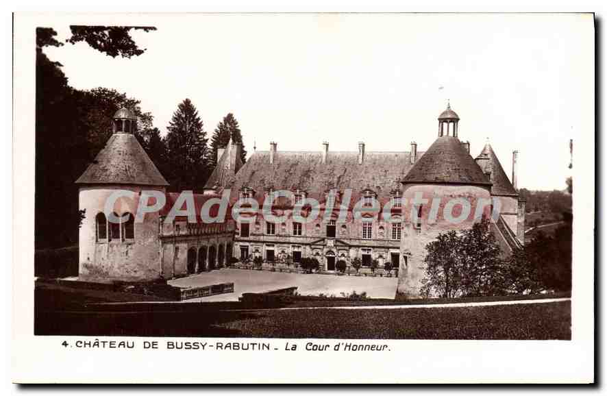 CPA Chateau De Bussy Rabutin La Cour D'Honneur