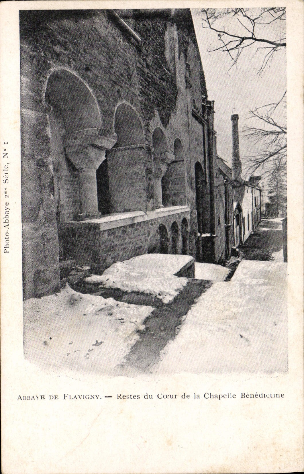 Abtei Flavigny — Reste des Herzens der Benediktinerkapelle — Photo-Abbaye 2. Serie, Nr. I