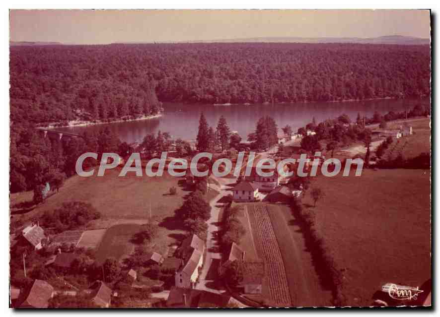 Lac de Pont — Vue d'ensemble du lac et de l'île — Imprimerie Maccon (S.A.L.)