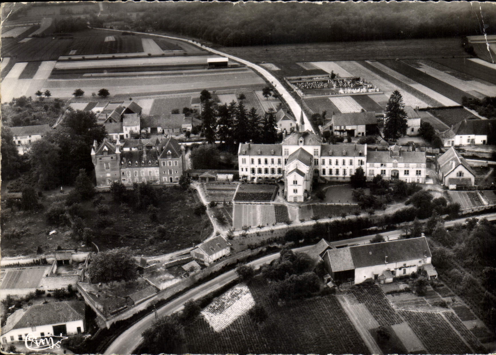Athée (Côte-d'Or) — Luftbild des Hospizes Monssier und des Schlosses — Éditions Comber