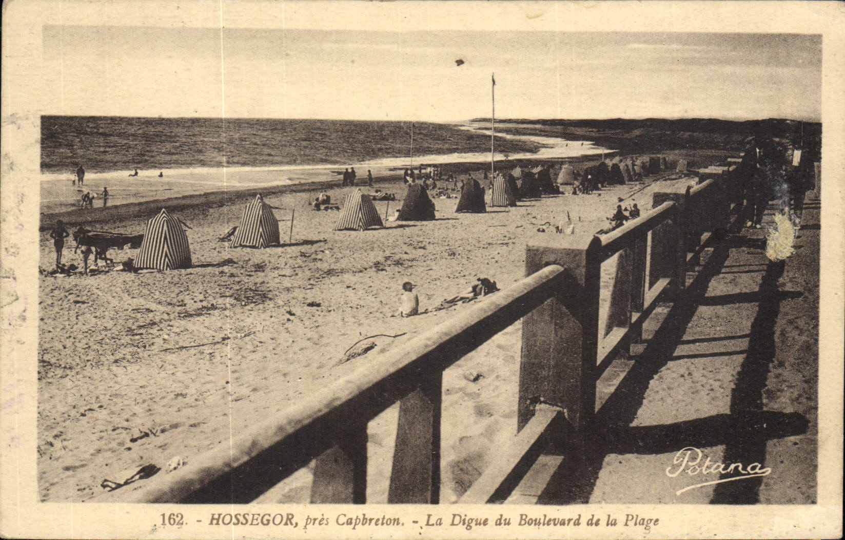 CPA Hossegor pres Capbreion La Digue du Boulevard de la Plage 