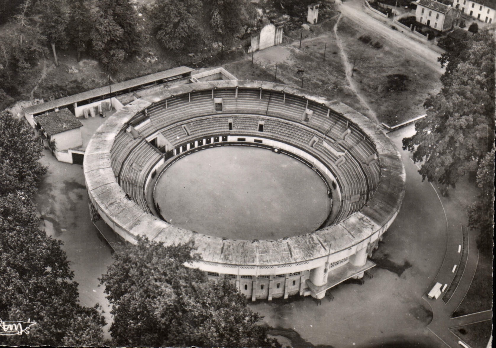 Les Arènes de Mont-de-Marsan — Vue aérienne — Éditions Aériennes