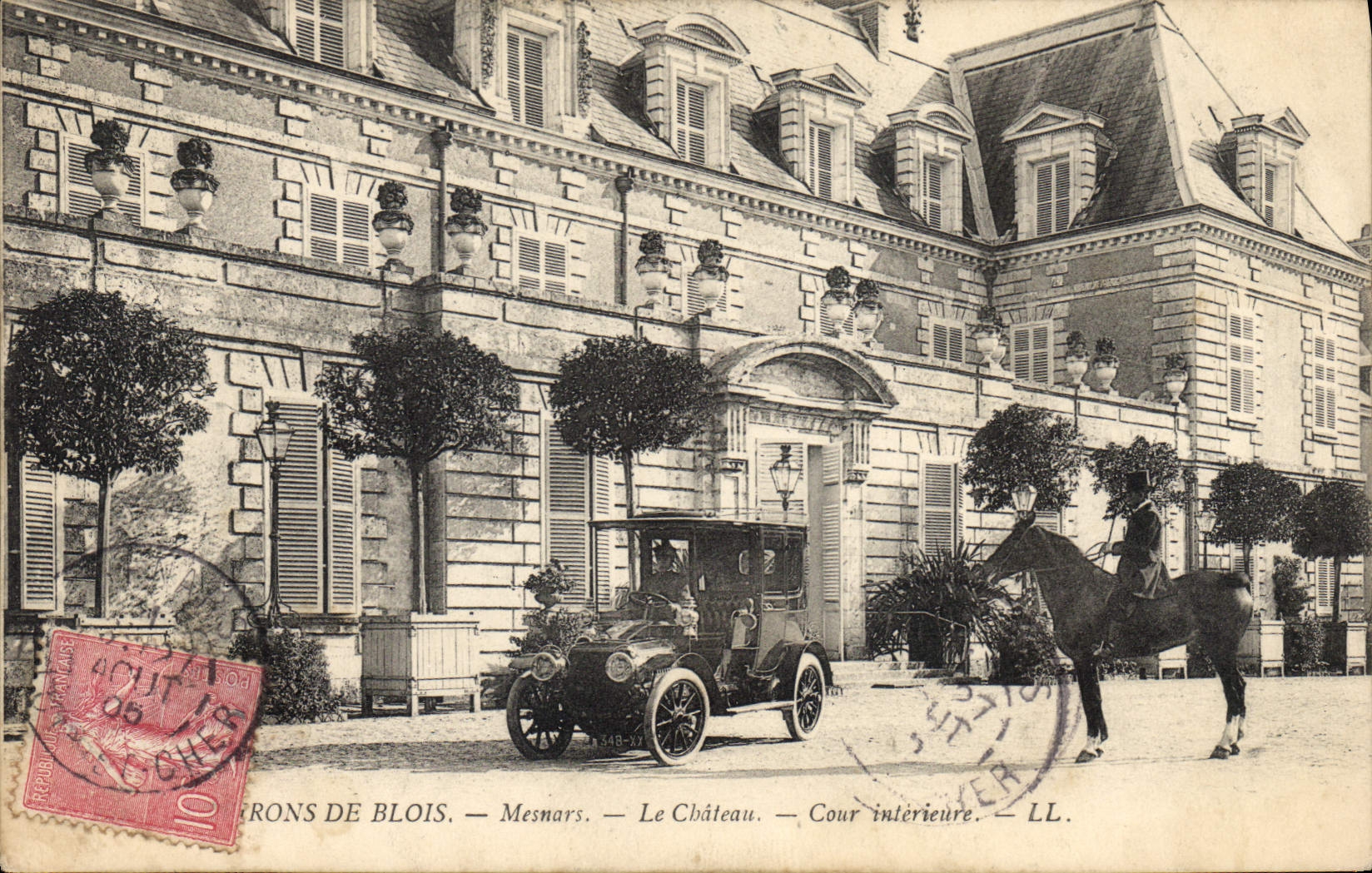 Castillo de Blois — Mesnars — Cour interior — LL.