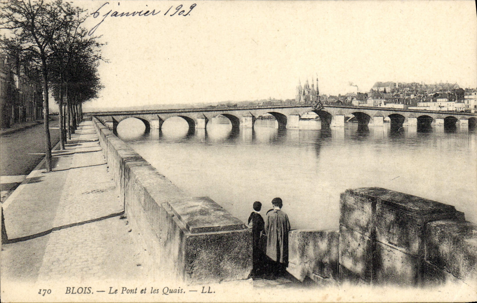 Blois — Le Pont et les Quais — LL. — n°170