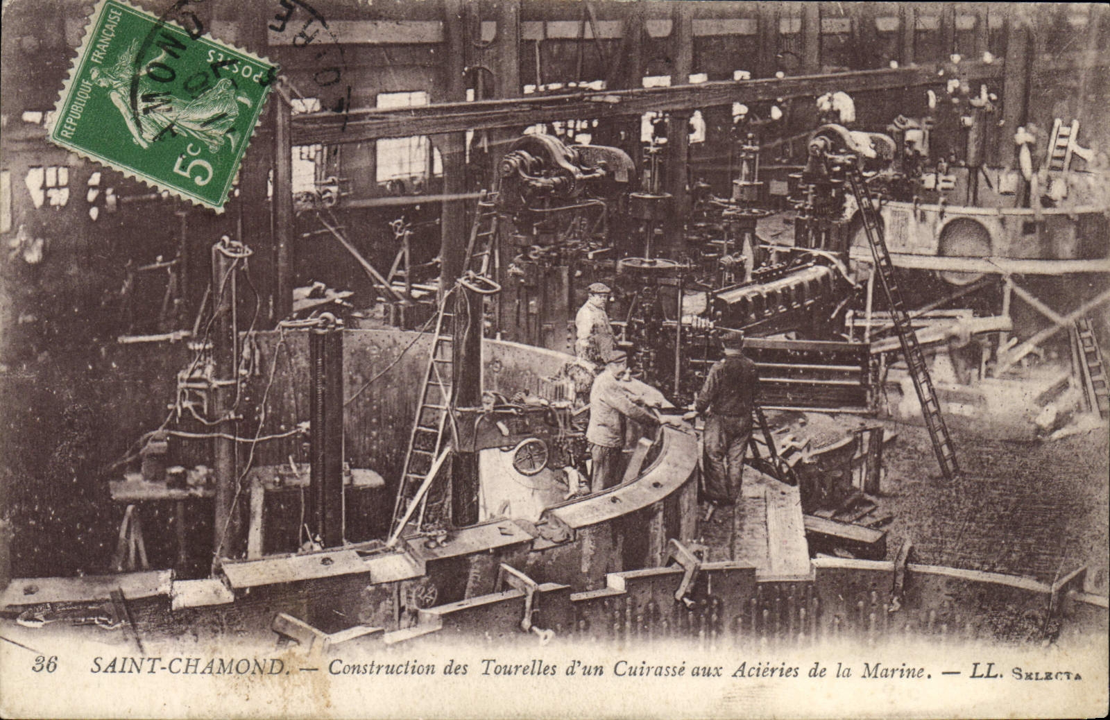 CPA Saint Chamond Construction des Tourelles d'un Cuirassé aux Acieries de la Marine 