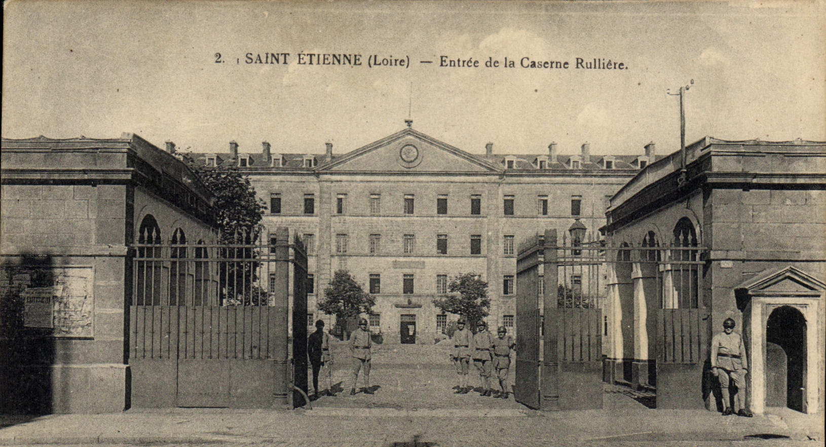 Saint-Étienne (Loire) — Entrée de la Caserne Rullière.