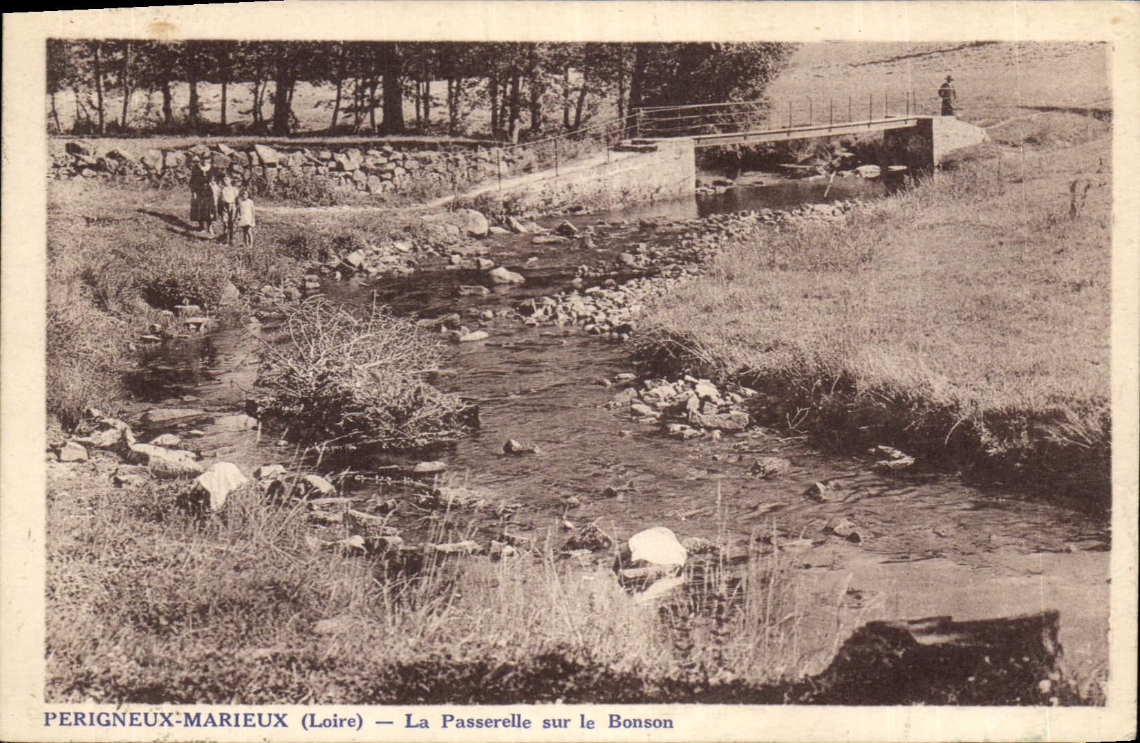 Perigneux-Marieux (Loire) — La Passerelle sur le Bonson
