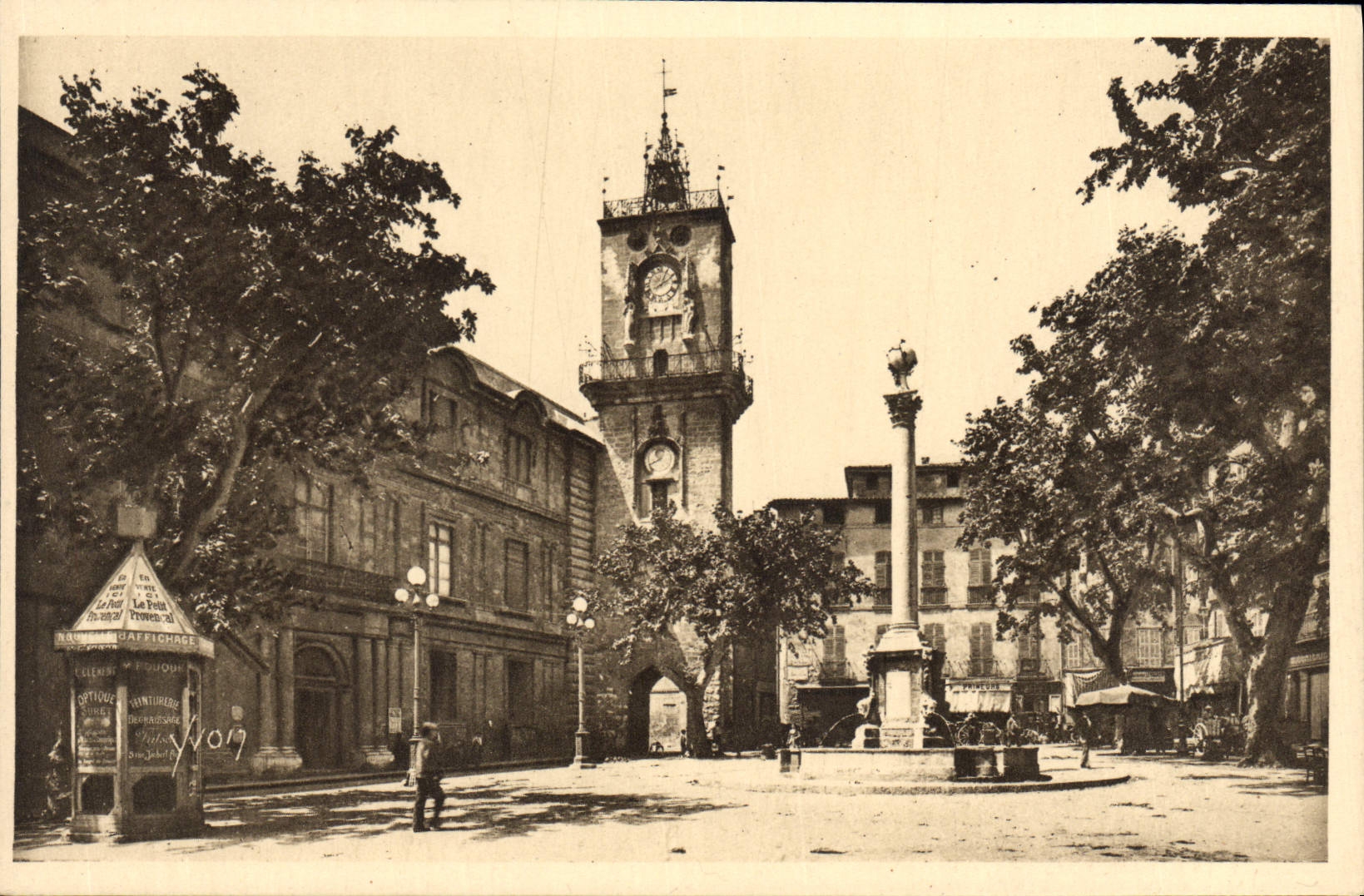 Aix-en-Provence — L'Hôtel de Ville et la Place — Éditions d'Art Yvon, Paris