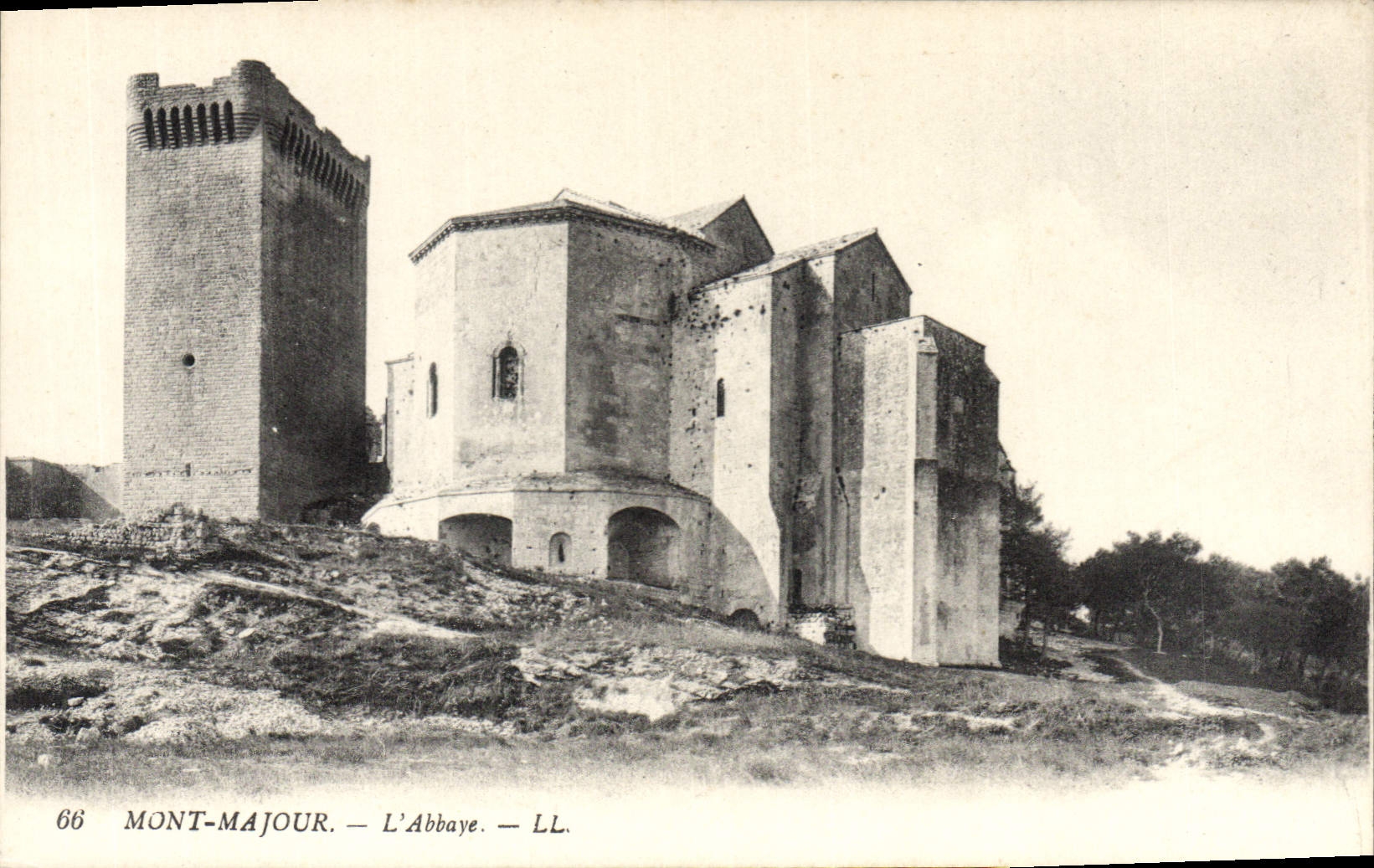 Montmajour — L'Abbaye — LL. — N° 66