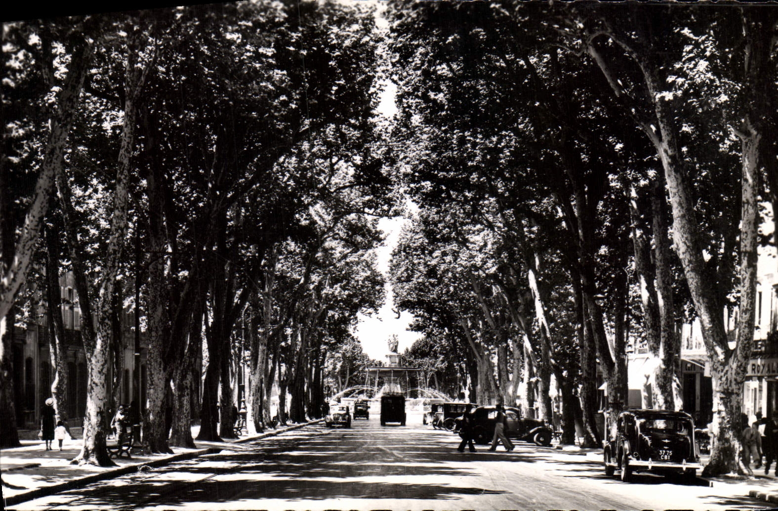Aix-en-Provence — Cours Mirabeau — Éditions Gleligny