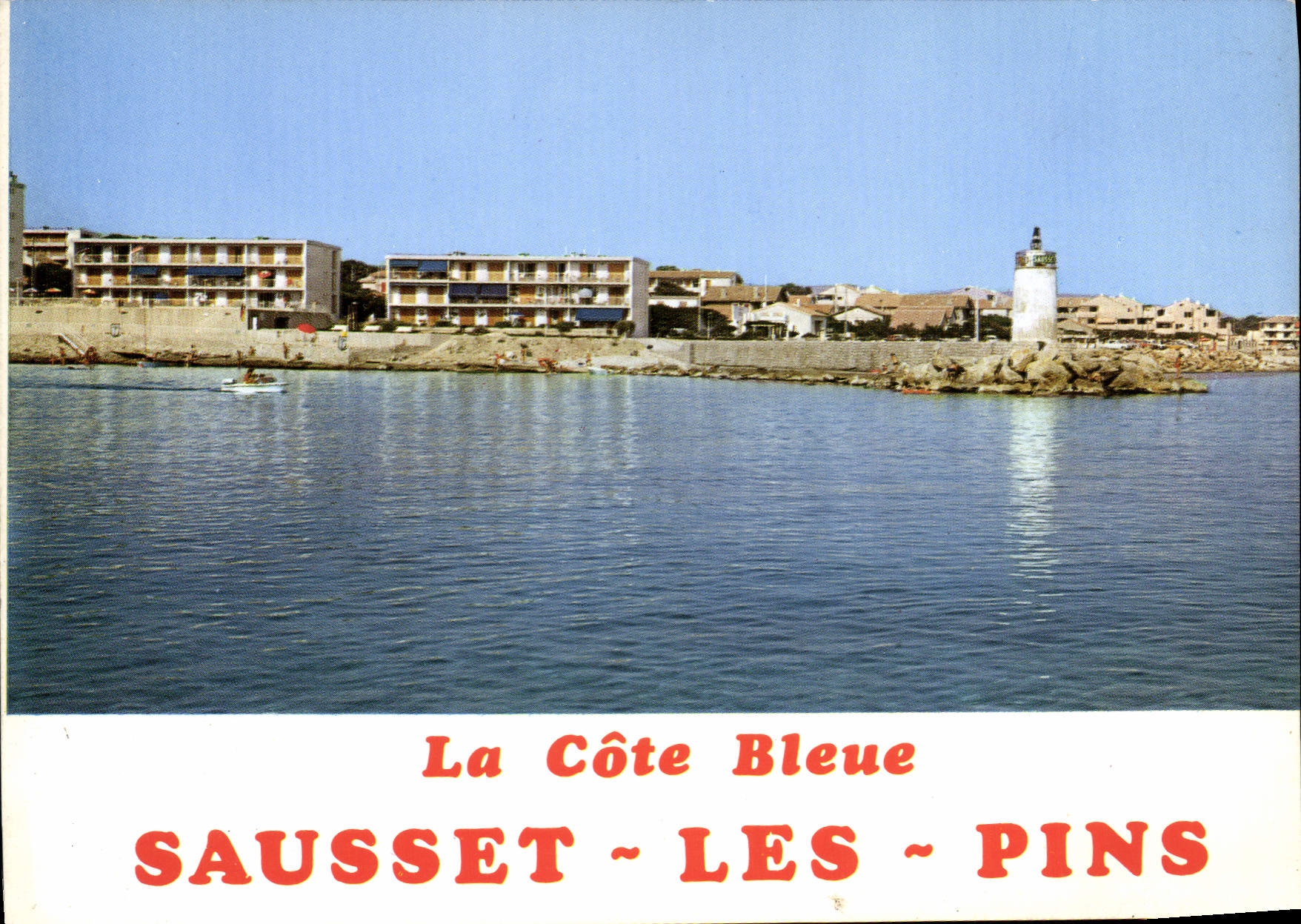 Sausset - Les Pins - La Côte Bleue — vue du port avec phare et bâtiments