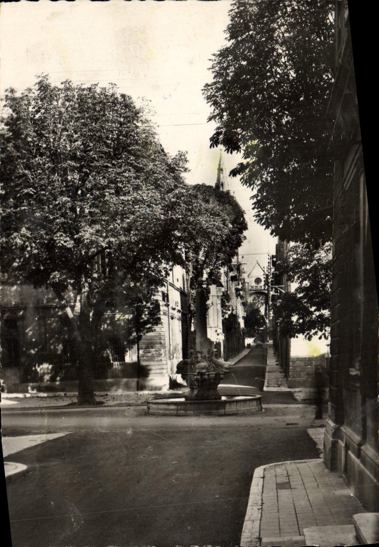 Place de la Fontaine — Aix-en-Provence — Éditions de La Dystéienne