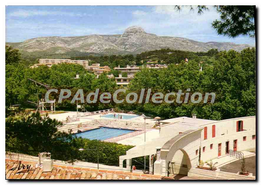 CPSM Aubagne La Piscine Municipale Dominant la Ville le Massif de Garlaban 