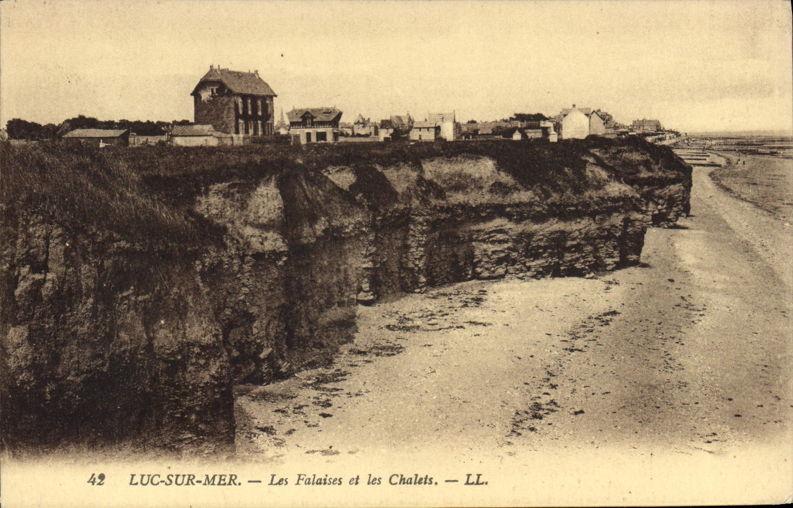 Luc-sur-Mer — Die Klippen und die Chalets — LL.