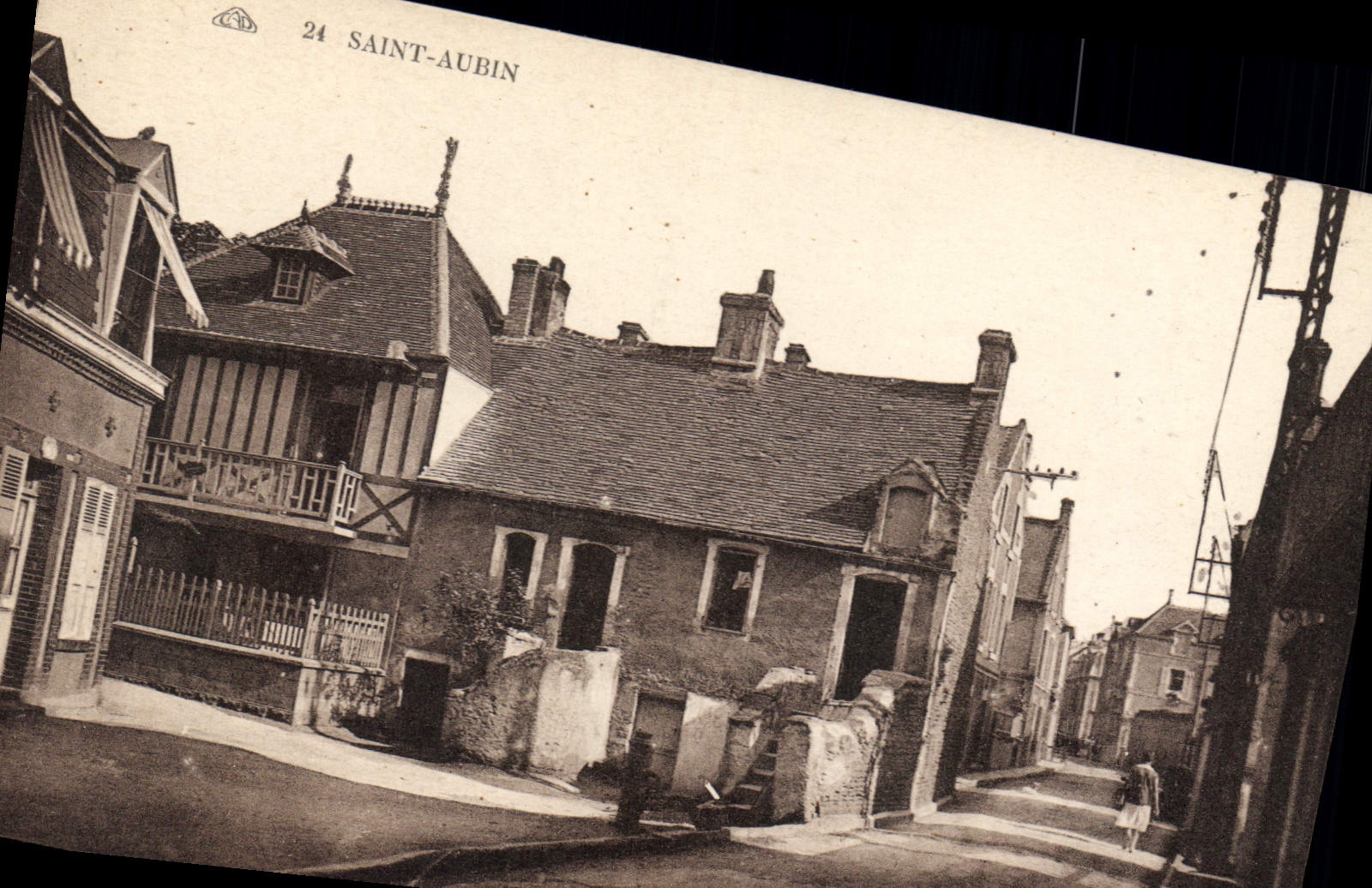 Saint-Aubin — vue de rues avec maison à colombages — éditeur inconnu, n° 24 - Anverso