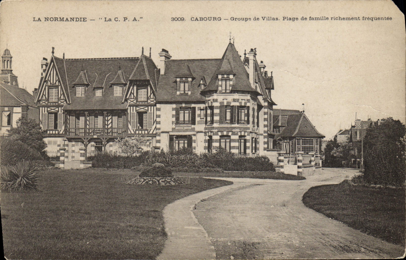 Cabourg — Gruppe von Villen. Familienstrand stark frequentiert — Die C.P.A. n°3009