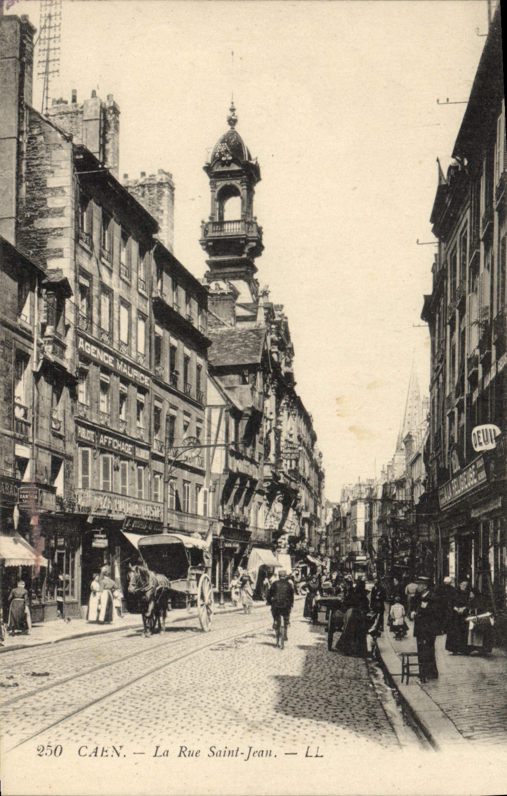 Caen — La Rue Saint-Jean — LL