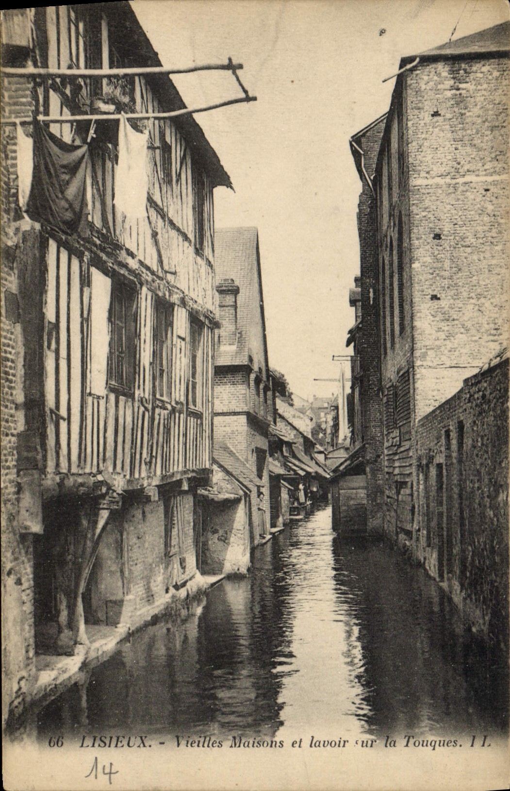 Lisieux - Alte Häuser und Wäschehaus am Touques — Verlag CPADeCollection, Nr. 14