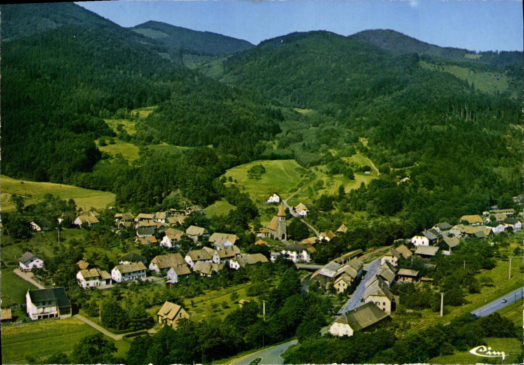 Niederbruck (Haut-Rhin) — Luftbild der Masevaux-Tal — Verlag Cing