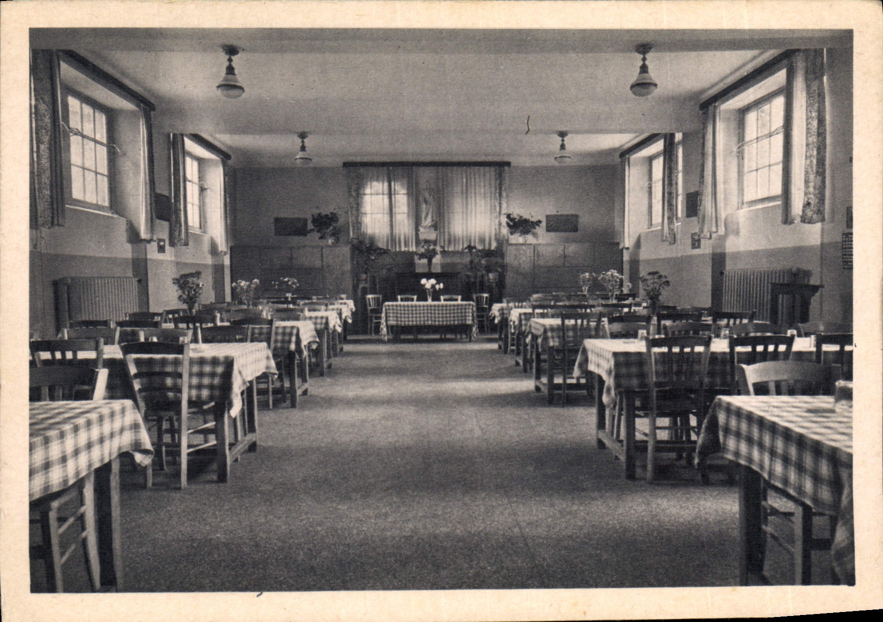 Refectory — Institution Ss-Odile — Photo Béte-Peter, Colmar