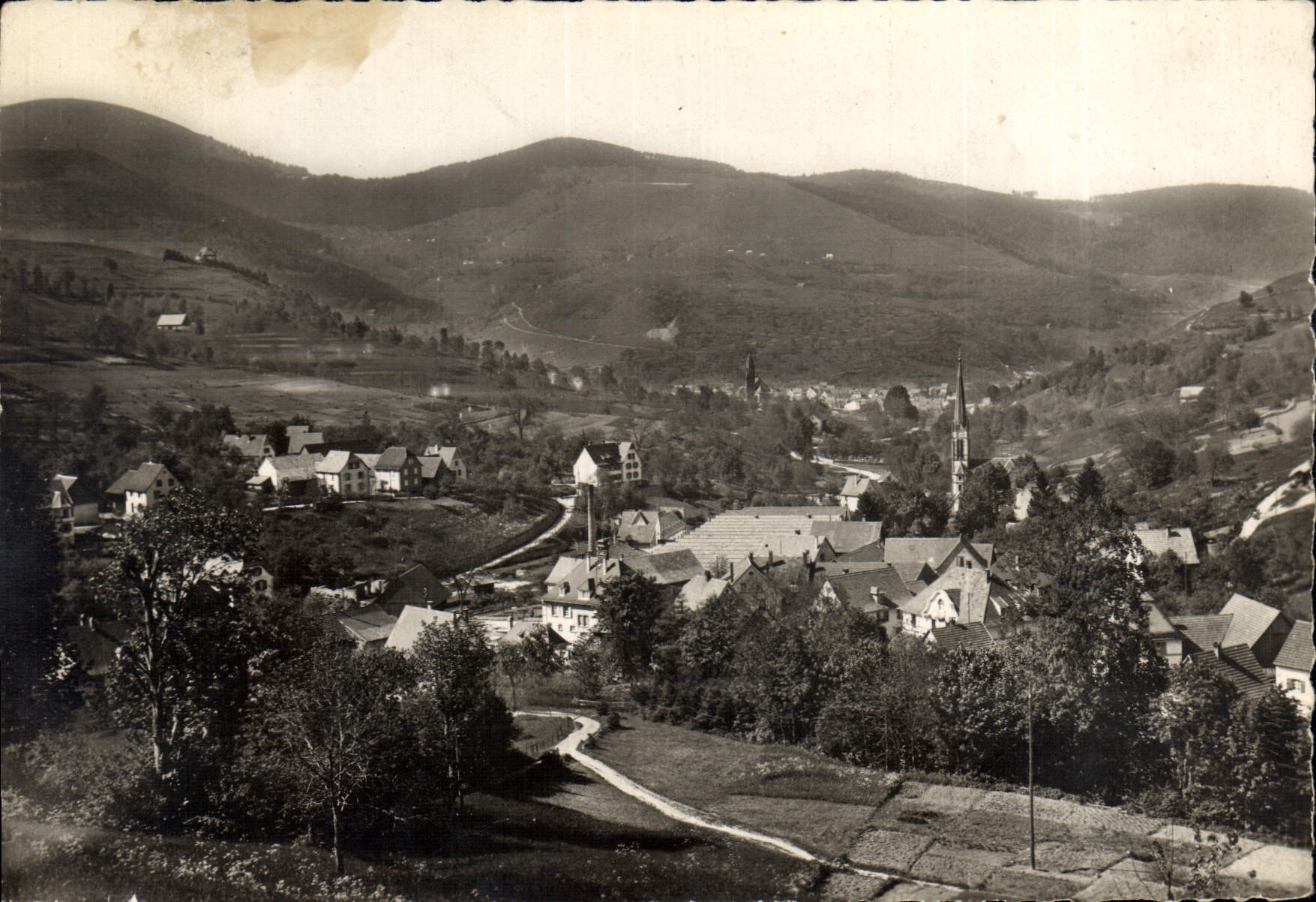 Sondernach (Haut-Rhin) — Panoramablick auf das Dorf und die Hügel — Verlag Félix Lüthi, n° 841
