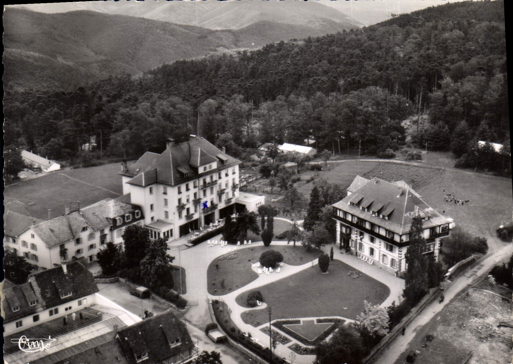 Les Trois-Epis (Haut-Rhin) — Station Touristique — Vue panoramique aérienne — Éditions Aériennes Comlier