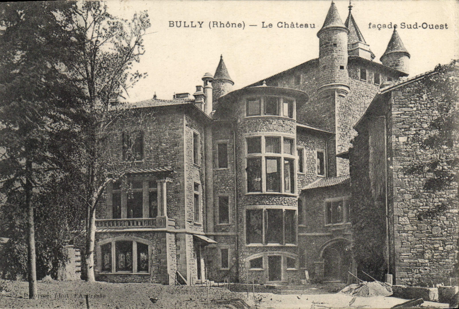 Bully (Rhône) — Le Château — façade Sud-Ouest