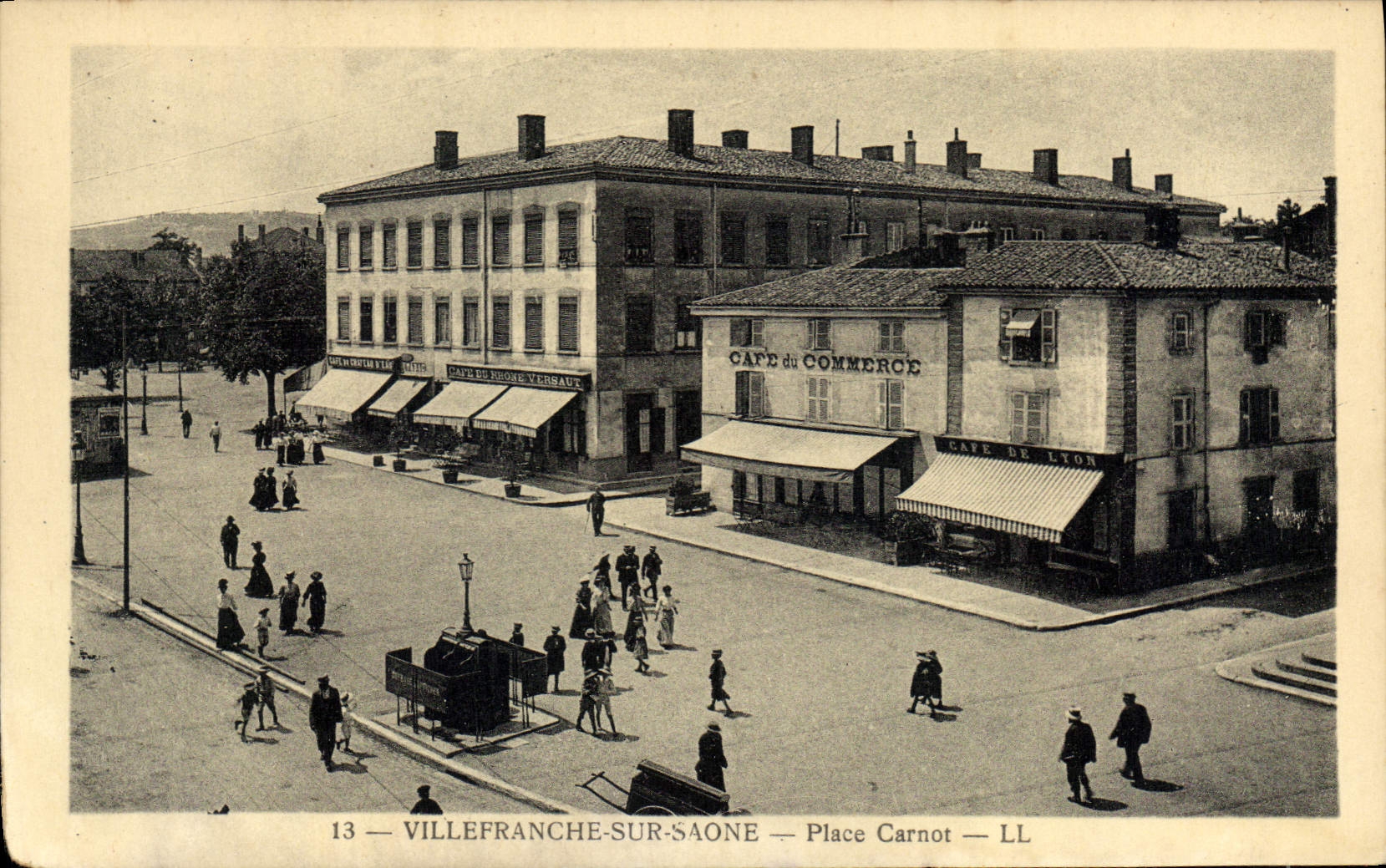 CPA Villefranche Sur Saone Place Carnot 
