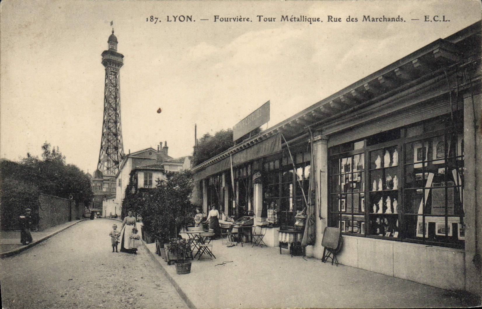 CPA Lyon Fourviere Tour Metallique Rue des Marchands 