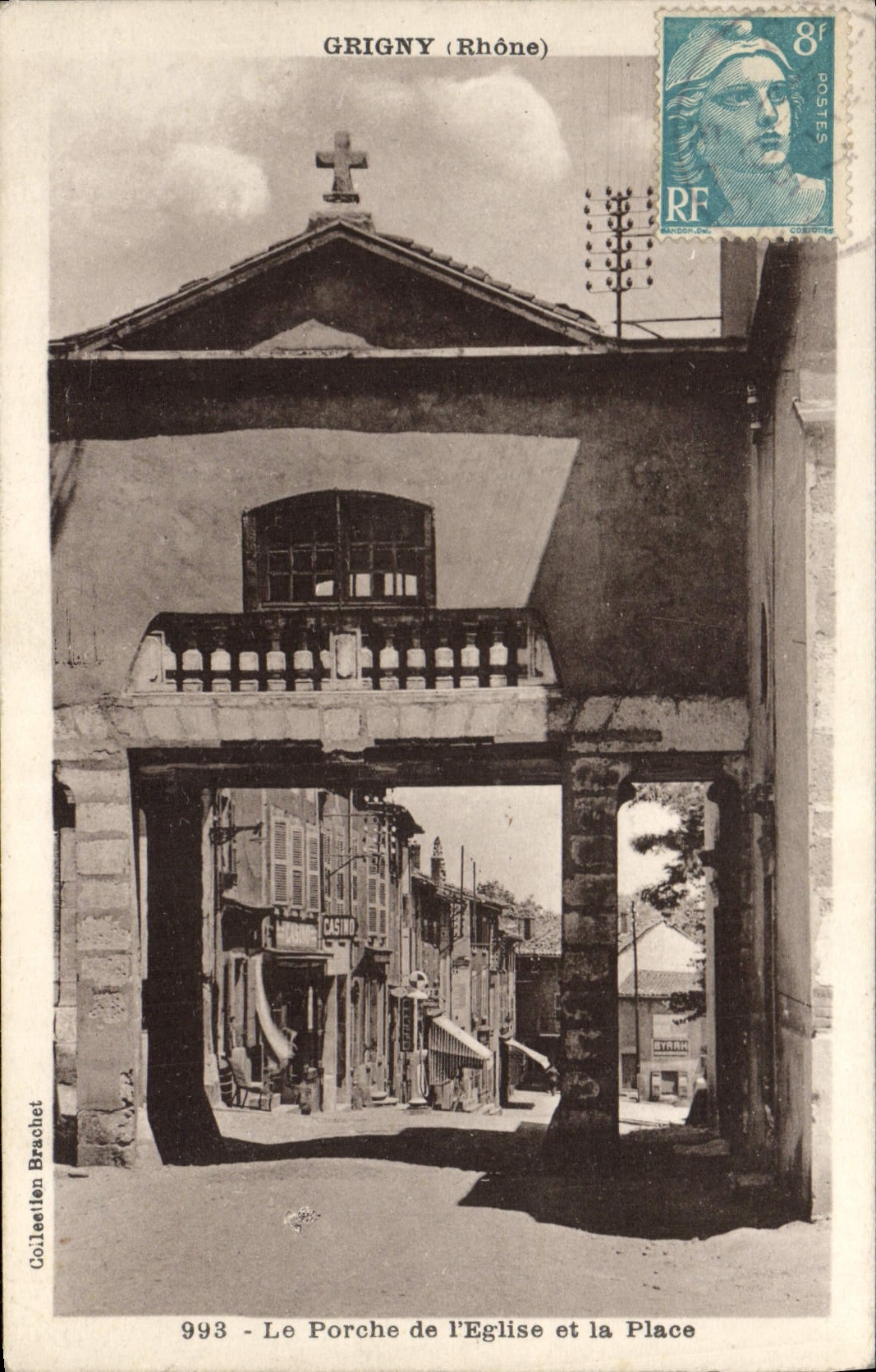 CPA Le Porche de l'Eglise et la Place 