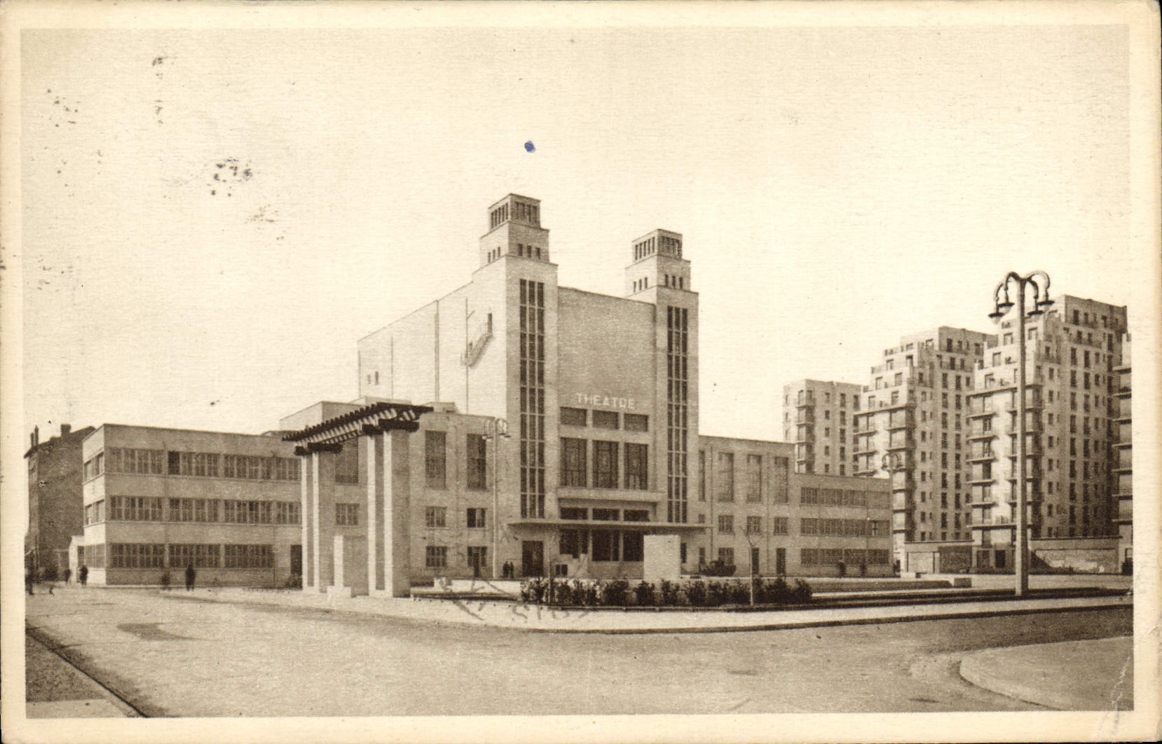 Villeurbanne (Rhône) — Nouveau Centre d'Urbanisme, Place Albert-Thomas et le Théâtre — Imp. B. Arnaud, Lyon