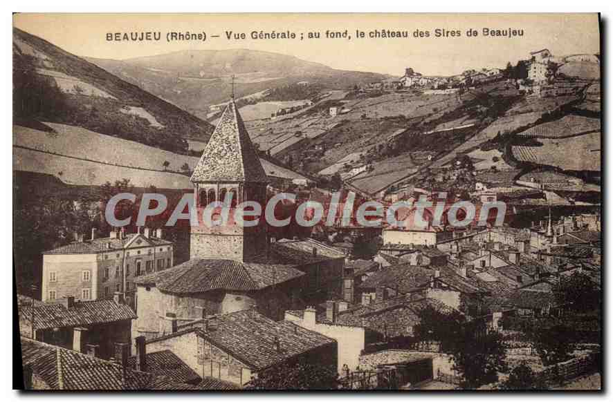 CPA Bueaujeu Rhone Vue Generale au fond le chateau des Sires de Beaujeu 