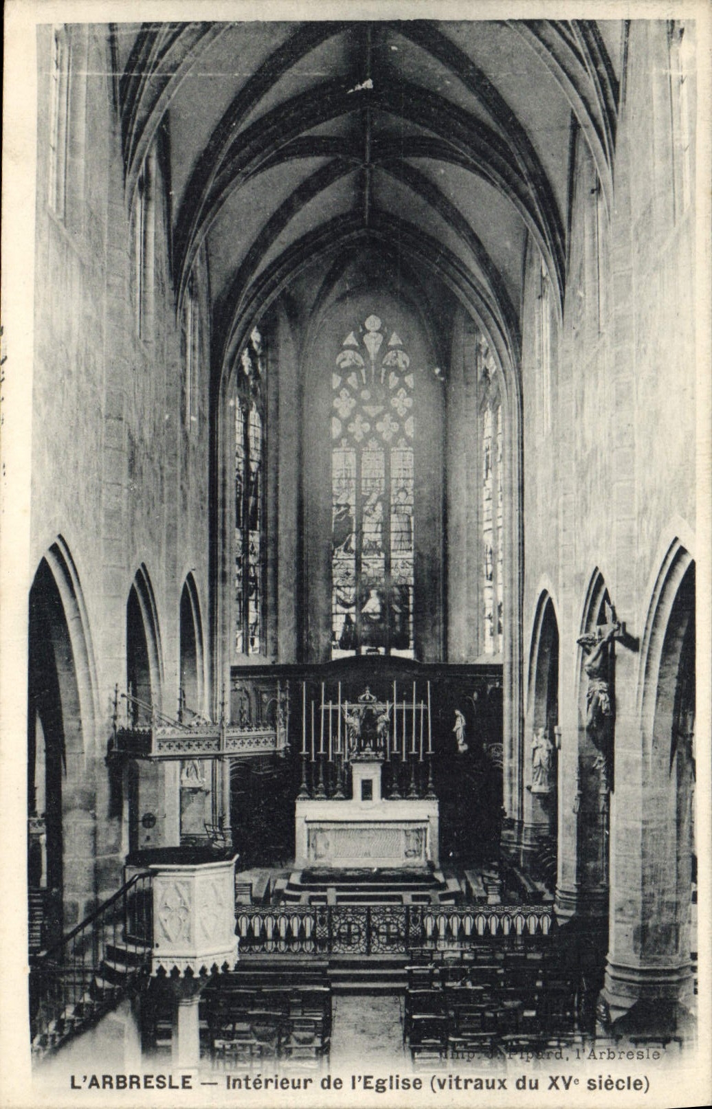 CPA L'Arbresle Interieur de l'Eglise vitraux du XV siecle 