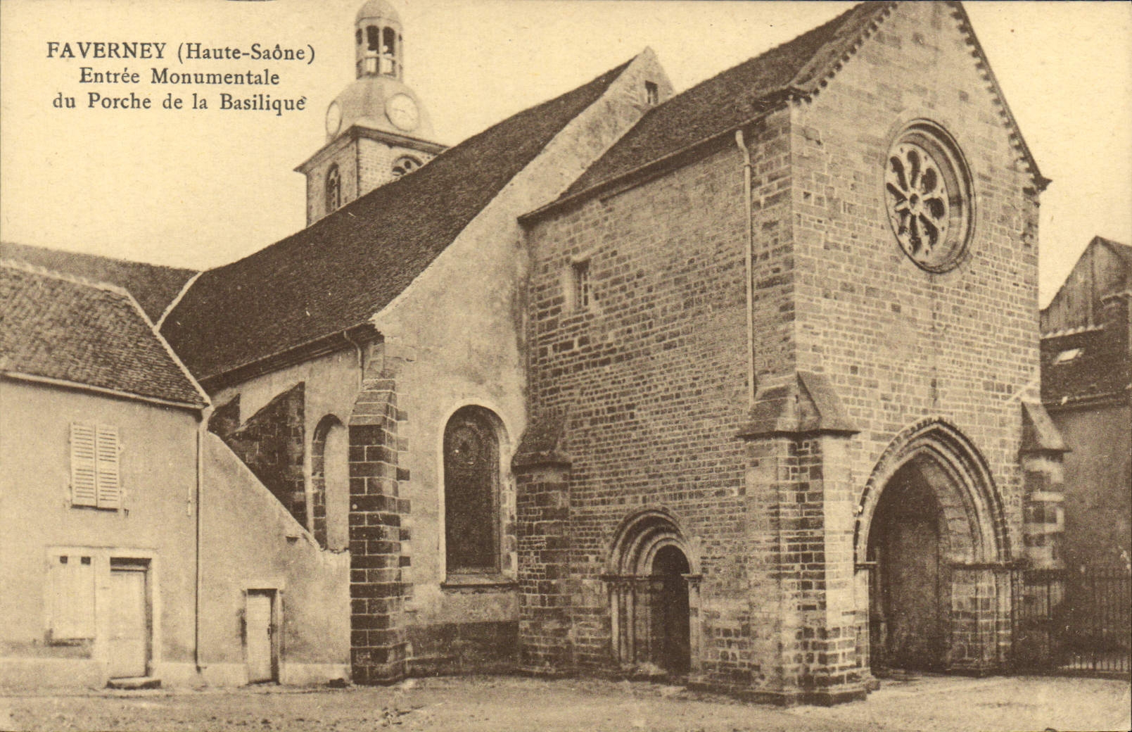 Faverney (Haute-Saône) — Entrée Monumentale du Porche de la Basilique — Photo Larcher Vesoul