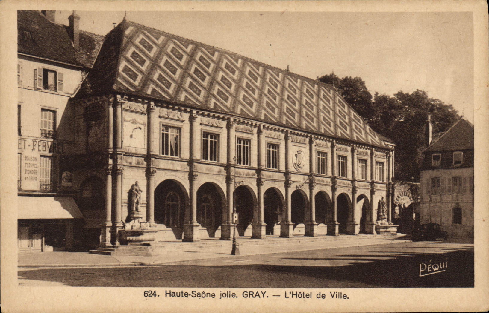 Gray — L'Hôtel de Ville. — Péquignot.