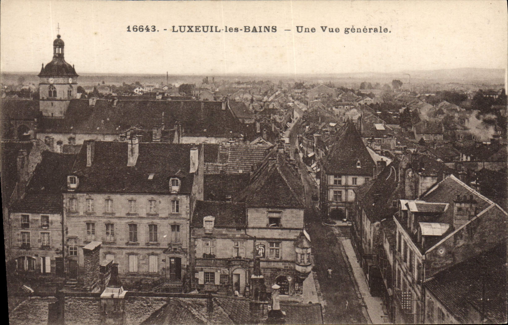 LUXEUIL-les-BAINS — Une Vue générale. — Éditeur Girardot & Cie, n° 16643