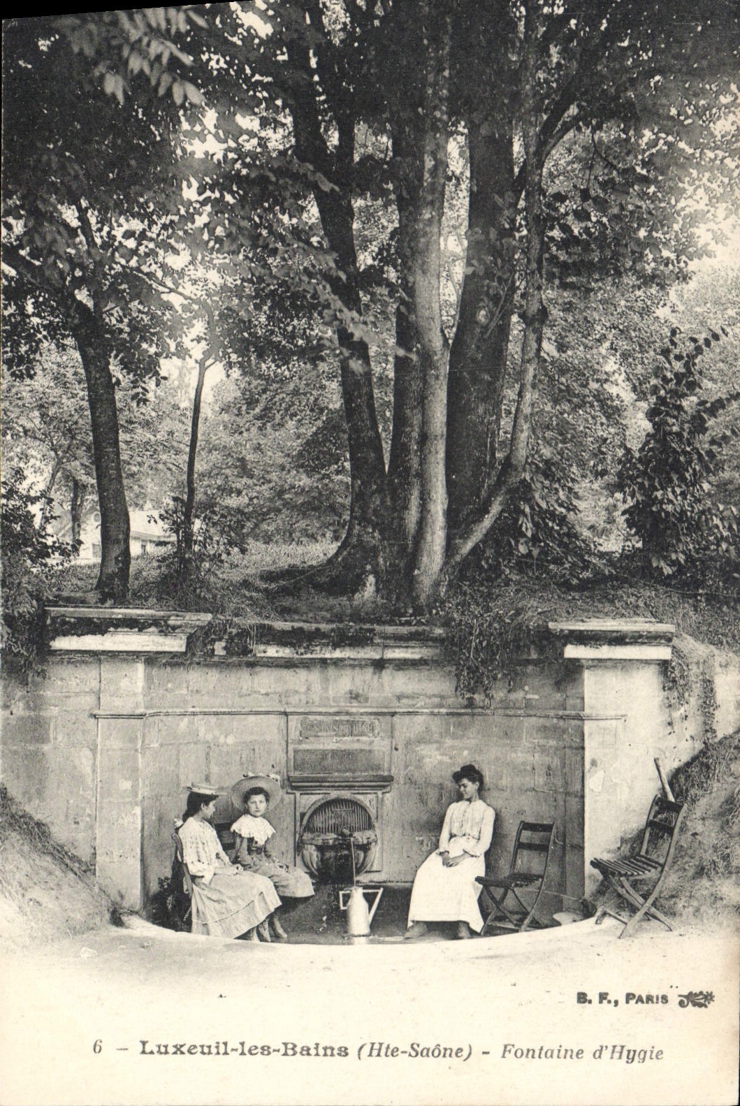 Luxeuil-les-Bains (Hte-Saône) — Fontaine d'Hygie — B. F., PARIS