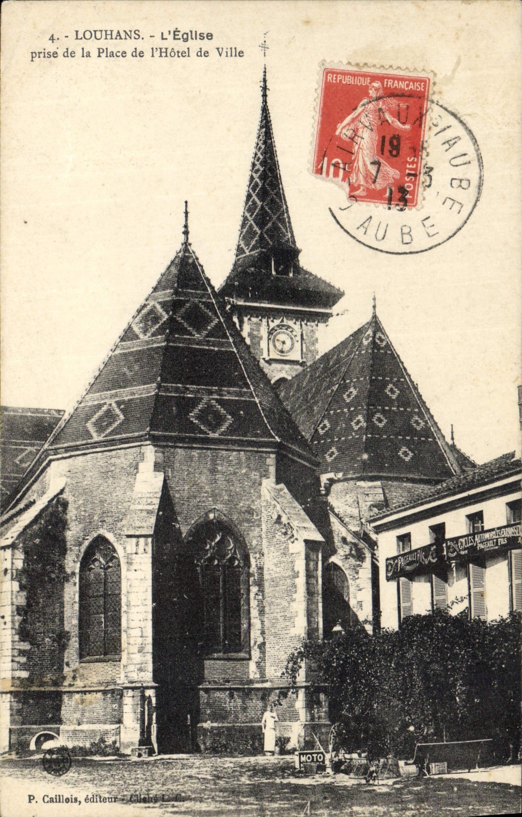Louhans - L'Église prise de la Place de l'Hôtel de Ville — P. Cailllois, éditeur - Céleste L. C.