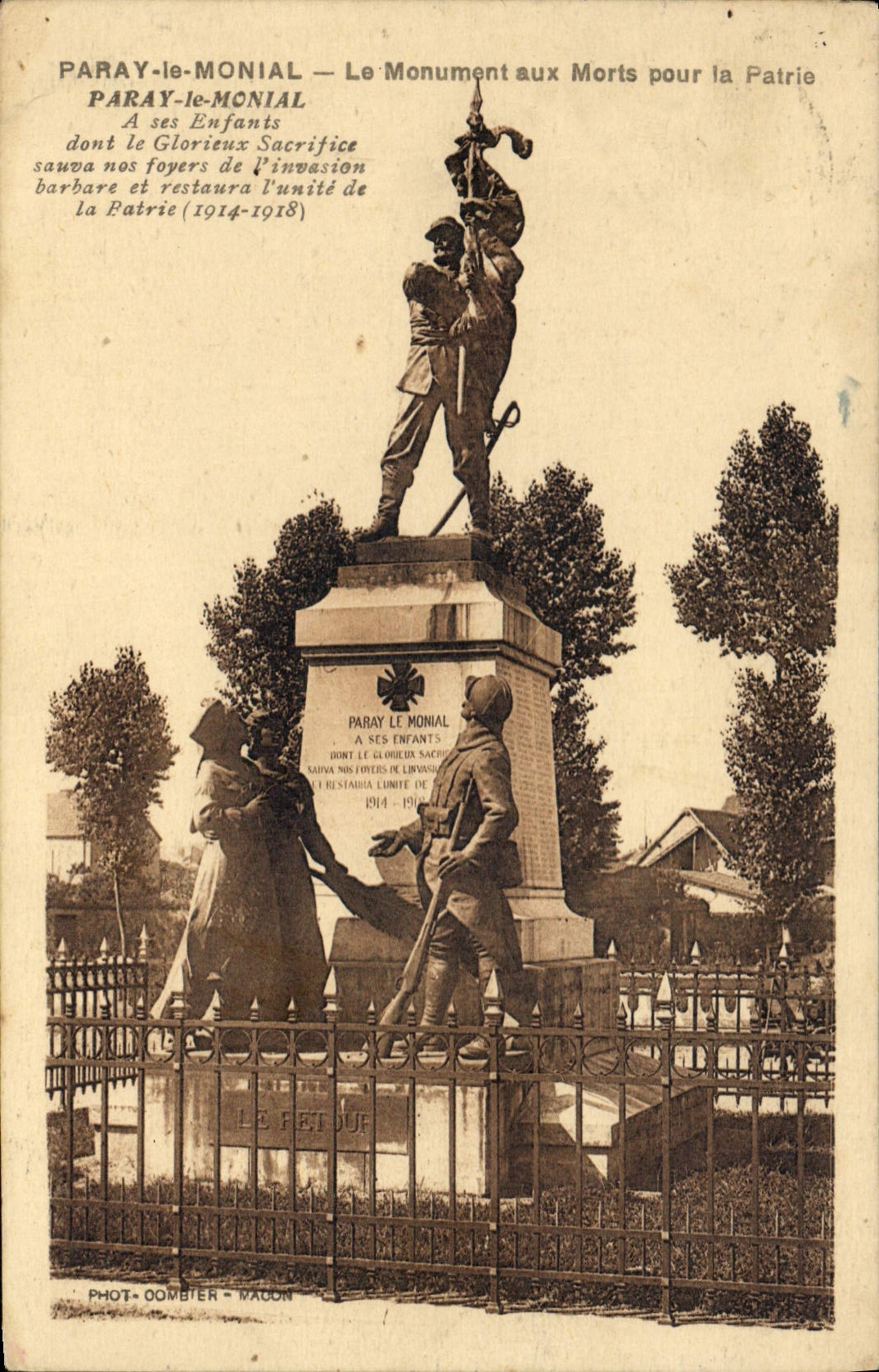 Paray-le-Monial — Monument aux Morts pour la Patrie — Phot. Oombier - Wagon