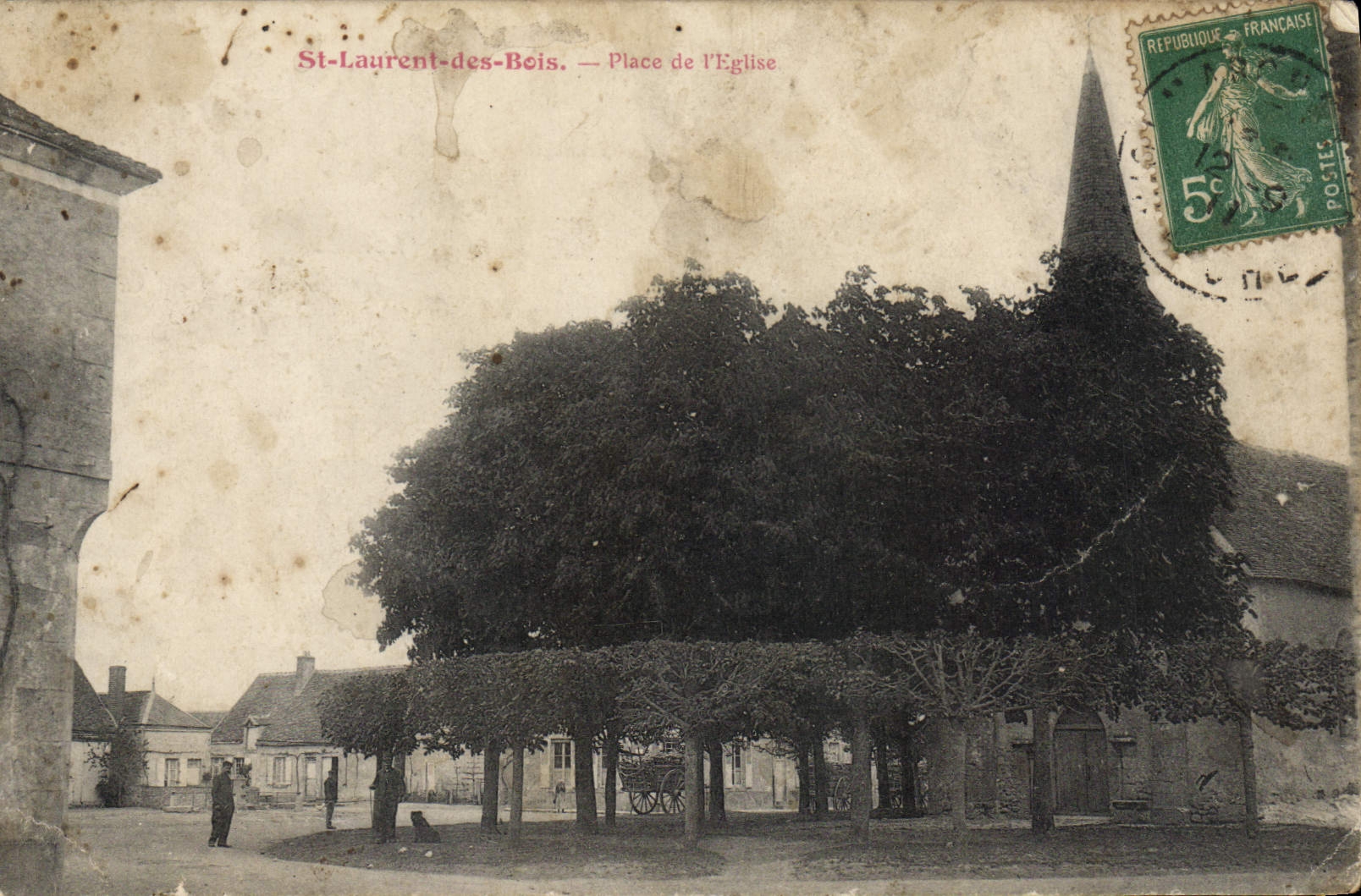 CPA St Lauren des Bois Place de l'Eglise 