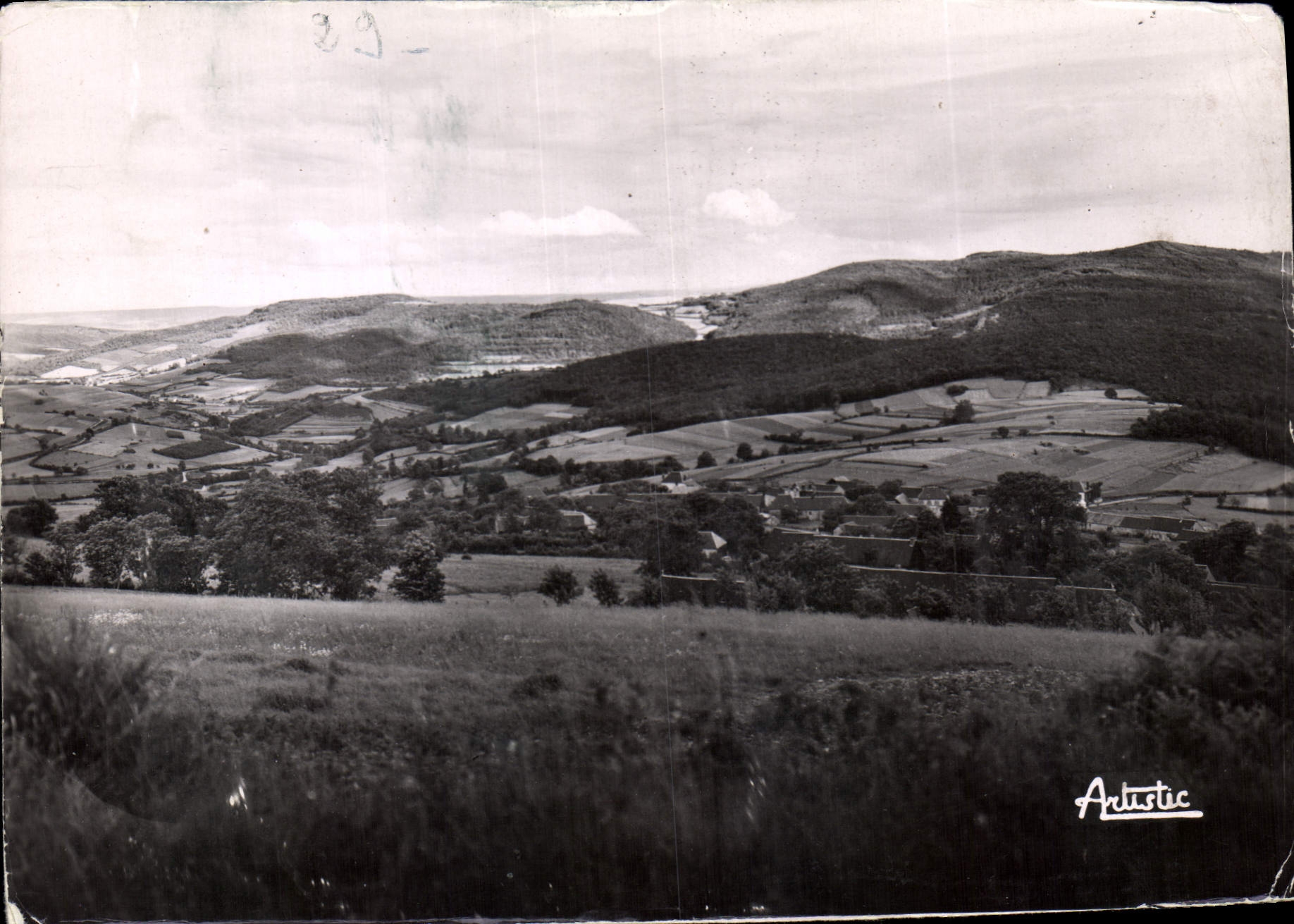Anost (Saône-et-Loire) — Vue panoramique des hauteurs de Bussy — Artistic, 177 boulevard Brune - Paris-14e