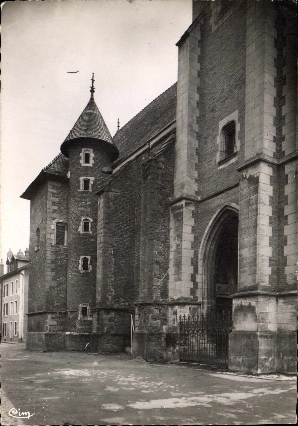 Louhans (S.-e.-L.) — Vieille Tour de l'Église — Photographic véritable, n° 88 / 285