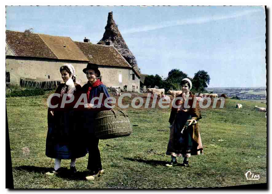 CPSM Groupe Folklorique Les Morvandiaux d'Autun En Route pour le Marché