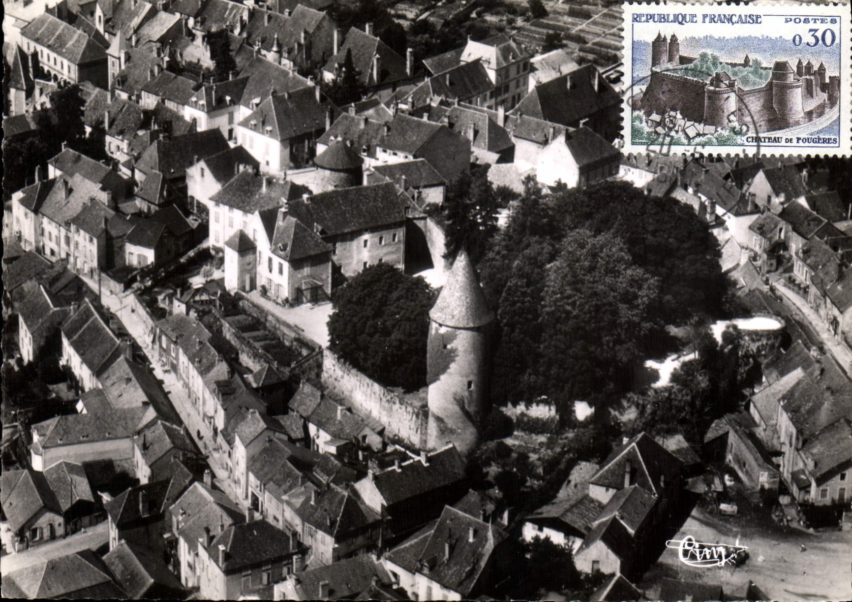 Charolles (S. et L.) — Vue aérienne - Tour du Téméraire — Editions Aériennes GHA Canibier Photo Mâcon