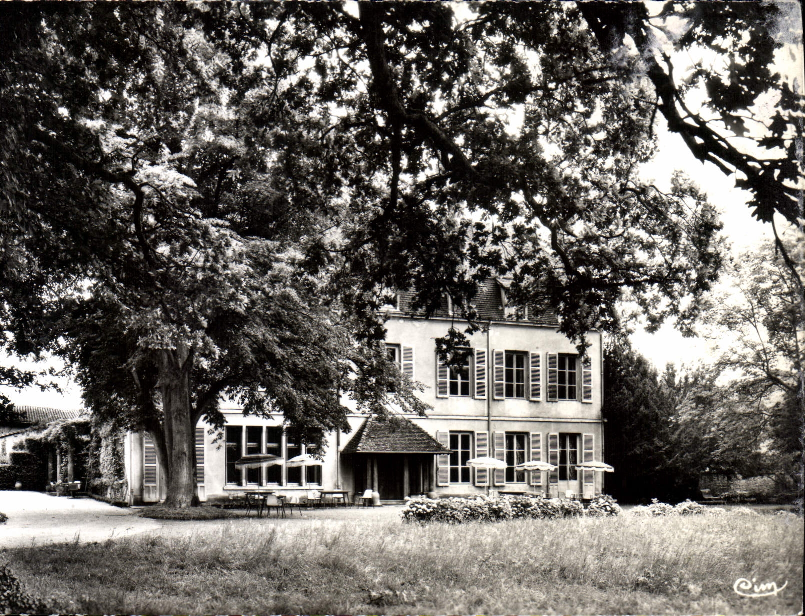 Hostellerie Château de la Barge — Chaintre (71) — Comblain Imp. Macon