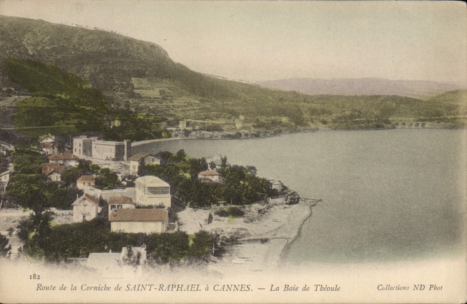 CPA Route de la Corniche de SAINT RAPHAEL a CANNES La Baie de Theoule 