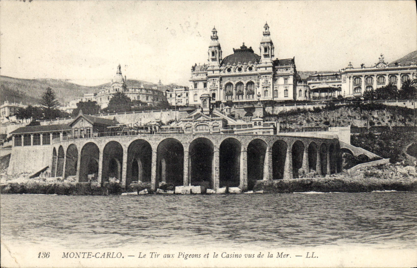 Monte-Carlo — Le Tir aux Pigeons et le Casino vus de la Mer — LL. n°136
