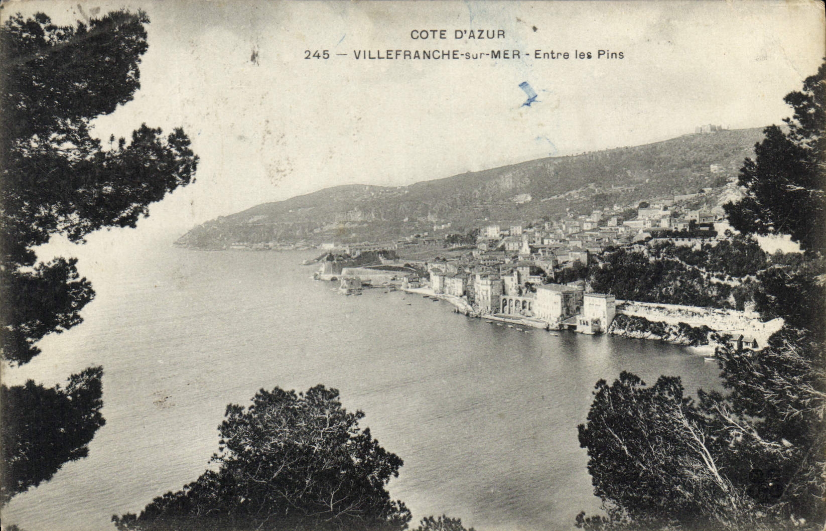 Villefranche-sur-Mer — Entre les Pins — Côte d'Azur, n°245