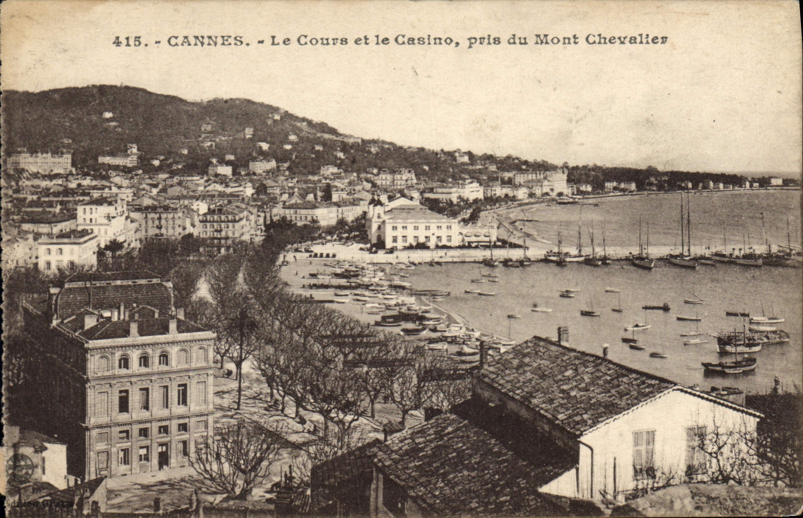 CPA CANNES Le Cours et le casino pris du Mont Chevalier 