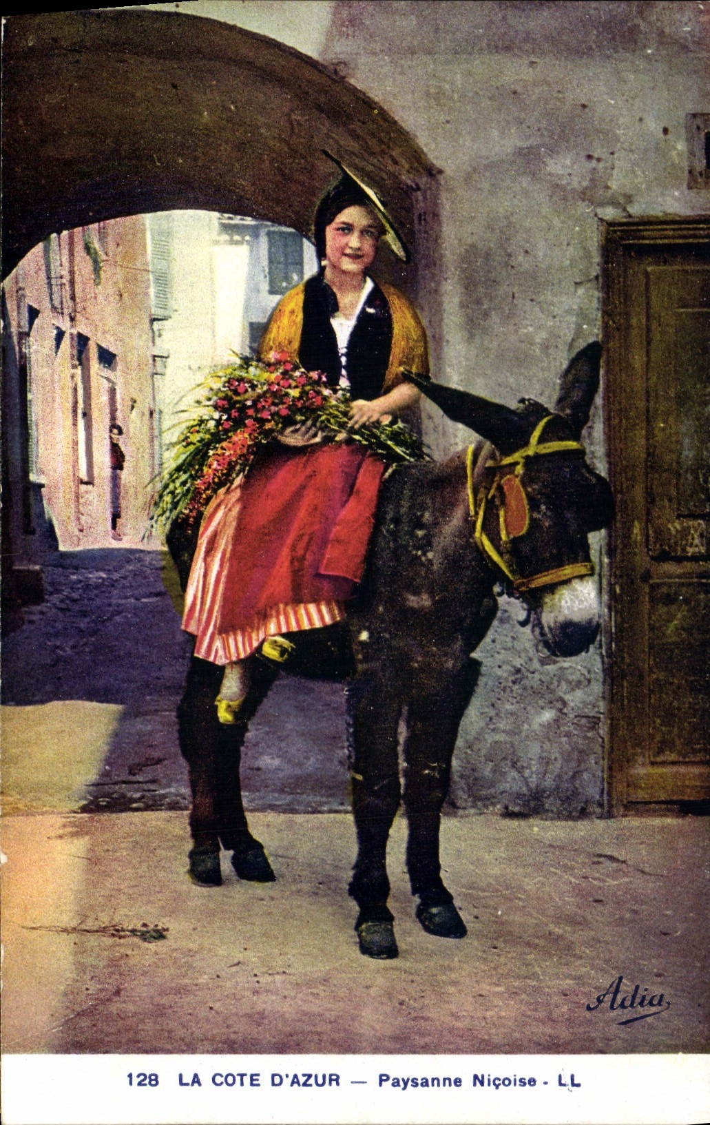CPA La cote d'Azur Paysanne Nicoise 